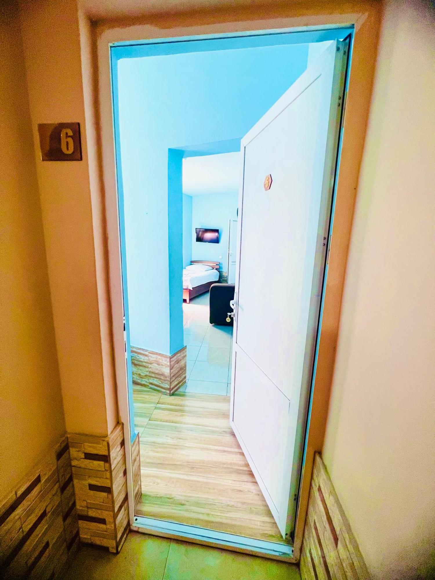 Marnar Hotel Γιερεβάν Εξωτερικό φωτογραφία