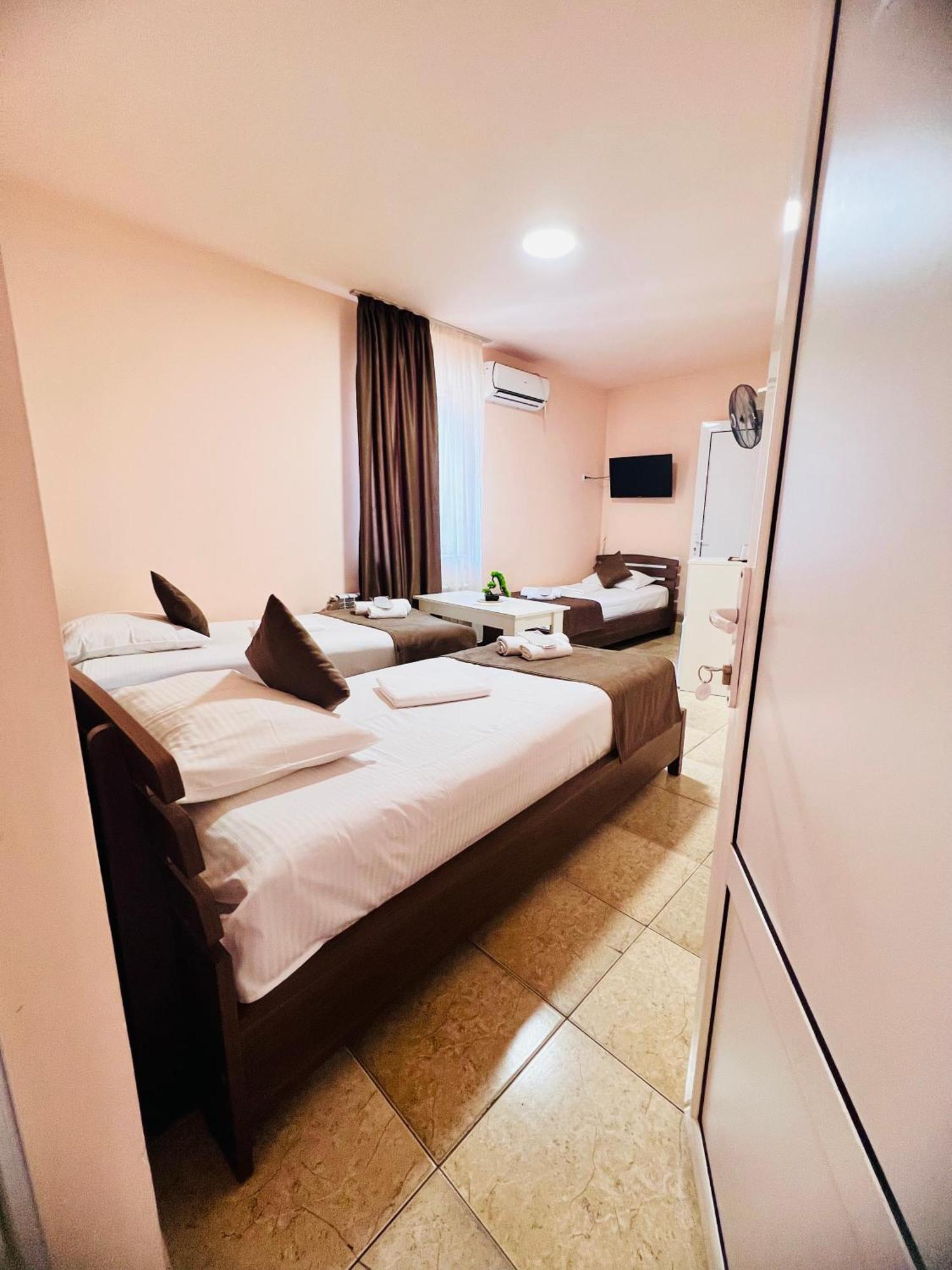 Marnar Hotel Γιερεβάν Εξωτερικό φωτογραφία